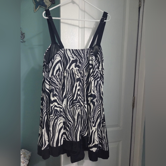 ! Catherines  Zebra  Swimdress 28W - Picture 2 of 3